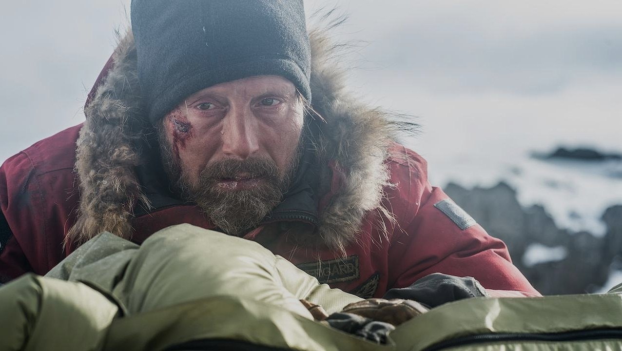 Arctic: อย่าตาย – บททดสอบจิตใจที่เย็นยะเยือกกว่าธารน้ำแข็ง